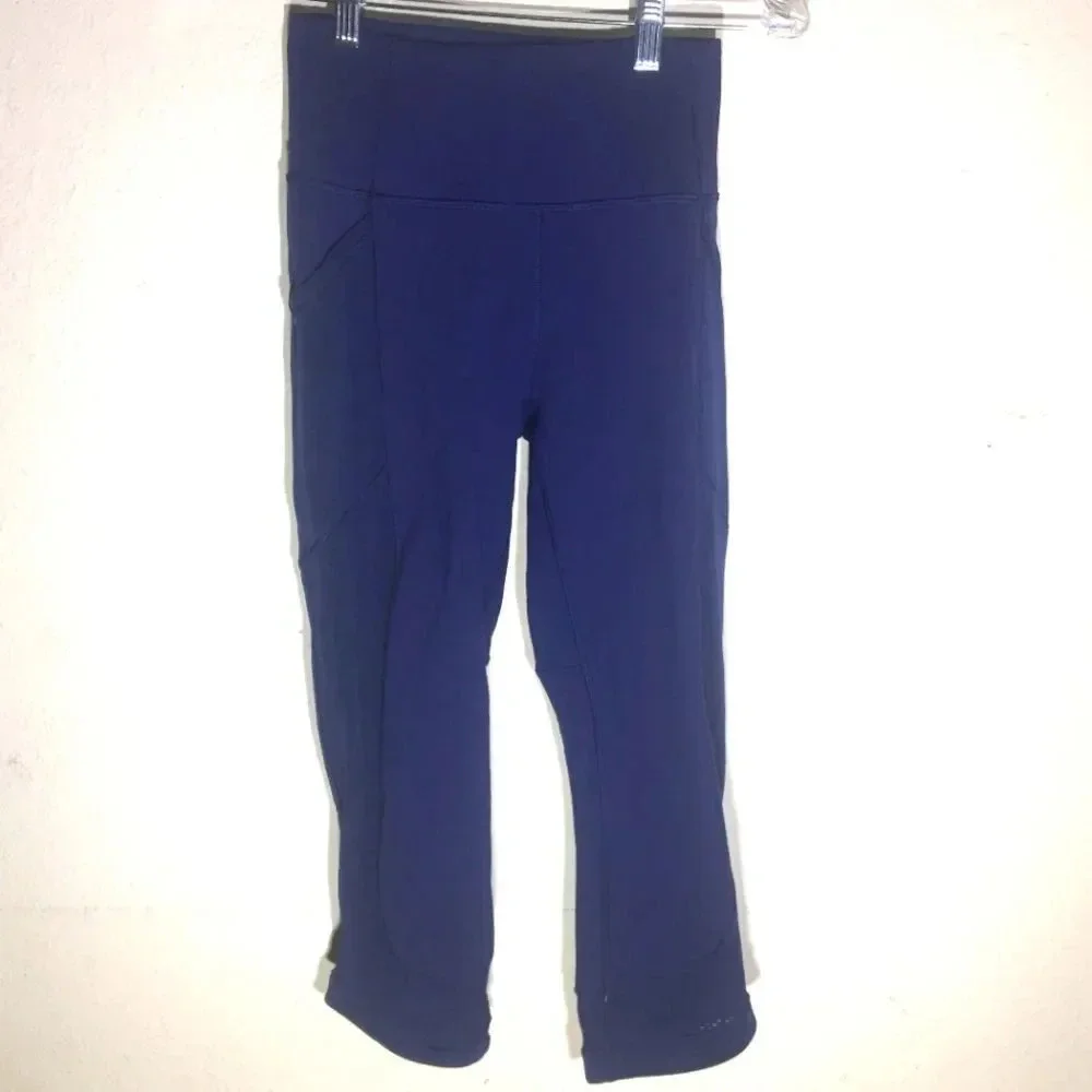 Womens lululemon Navy Blue Capri Leggings P3 Size 4